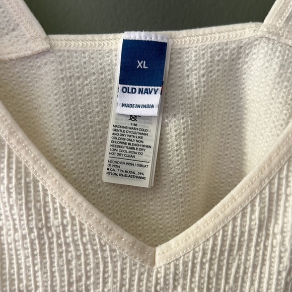 Old Navy tank top NWOT - Picture 3 of 3